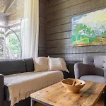 Kultaranta B - Comfy Retreat In With Hot Tub & Sauna Tahkovuori